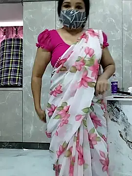 Girl 071 online show from October 28, 2025, 9:13 am