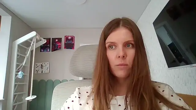 Zolira online show from June 15, 2026, 1:13 pm