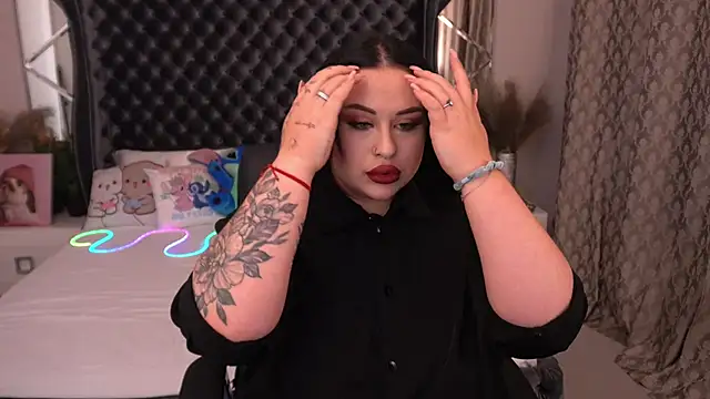 Snapshot of SerahMirabeli chatting on September 21, 2025, 1:13 pm SerahMirabeli online show from September 21, 2025, 1:13 pm