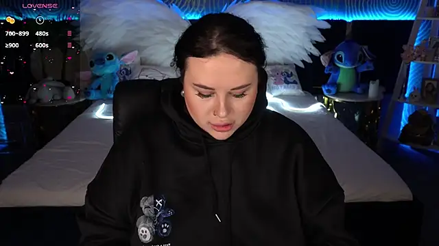 Snapshot of SerahMirabeli chatting on October 12, 2025, 6:51 pm SerahMirabeli online show from October 12, 2025, 6:51 pm