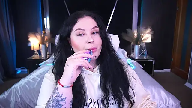 Snapshot of SerahMirabeli chatting on October 15, 2025, 7:14 pm SerahMirabeli online show from October 15, 2025, 7:14 pm