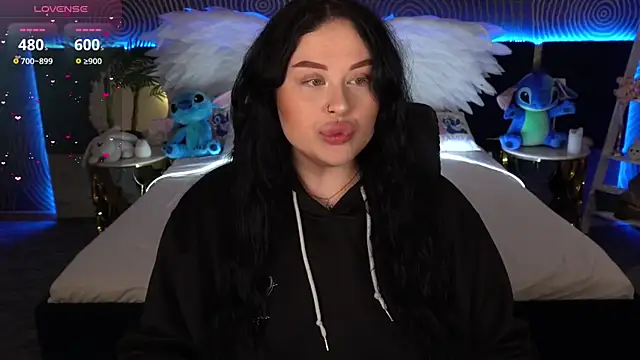 Snapshot of SerahMirabeli chatting on October 25, 2025, 6:46 pm SerahMirabeli online show from October 25, 2025, 6:46 pm