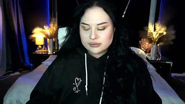 SerahMirabeli online show from November 16, 2025, 8:14 pm