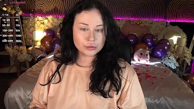 SerahMirabeli online show from February 10, 2026, 8:02 pm