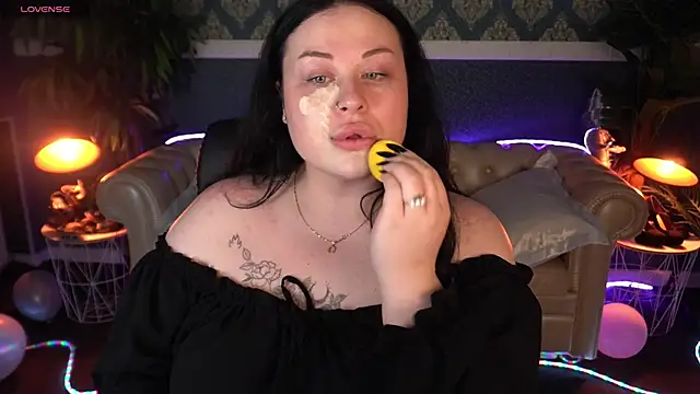 SerahMirabeli online show from March 4, 2026, 8:04 pm