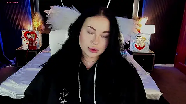 SerahMirabeli online show from March 22, 2026, 8:01 pm