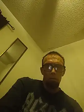 Snapshot of Nocturnal_Eros chatting on October 16, 2025, 6:14 am Nocturnal Eros online show from October 16, 2025, 6:14 am