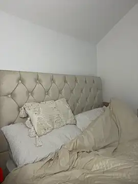 SexySaraxxoo online show from September 23, 2025, 8:56 pm