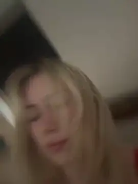 SexySaraxxoo online show from September 24, 2025, 5:16 pm