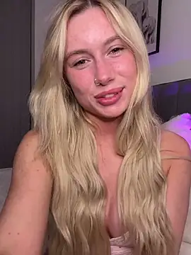 SexySaraxxoo online show from February 3, 2026, 12:20 am