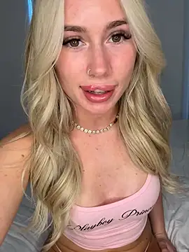 SexySaraxxoo online show from April 29, 2026, 5:30 pm