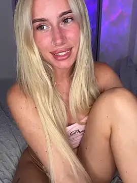 Snapshot of SexySaraxxoo chatting on June 2, 2026, 11:18 pm SexySaraxxoo online show from June 2, 2026, 11:18 pm