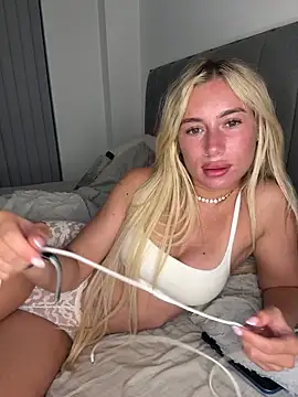 Snapshot of SexySaraxxoo chatting on June 16, 2026, 9:28 pm SexySaraxxoo online show from June 16, 2026, 9:28 pm