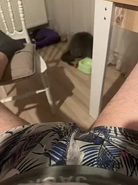 Snapshot of dicksmallll chatting on March 15, 2026, 7:20 pm dicksmallll online show from March 15, 2026, 7:20 pm