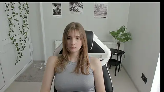 NeyliDream online show from May 18, 2026, 9:26 am