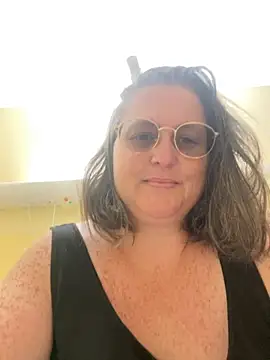Snapshot of Beatricefrench-curvy-milf chatting on September 12, 2025, 6:19 pm Beatricefrench-curvy-milf online show from September 12, 2025, 6:19 pm