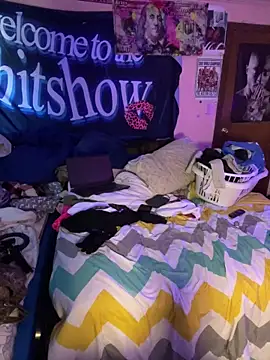 shortywidaphatty online show from October 4, 2025, 2:37 pm