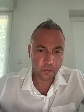 Marronglace1 online show from May 5, 2026, 1:08 pm