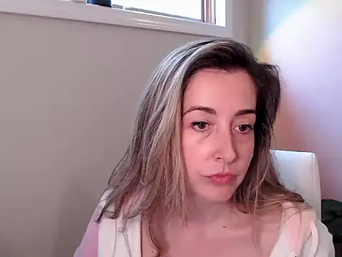 Snapshot of SuggestiveBehavior chatting on September 29, 2025, 4:34 pm SuggestiveBehavior online show from September 29, 2025, 4:34 pm