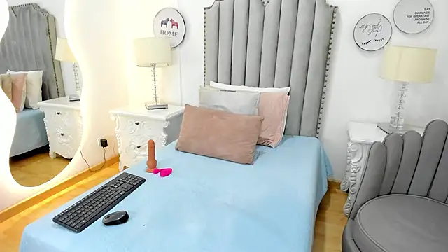 Snapshot of CherryVelvet19 chatting on September 25, 2025, 11:36 am CherryVelvet19 online show from September 25, 2025, 11:36 am