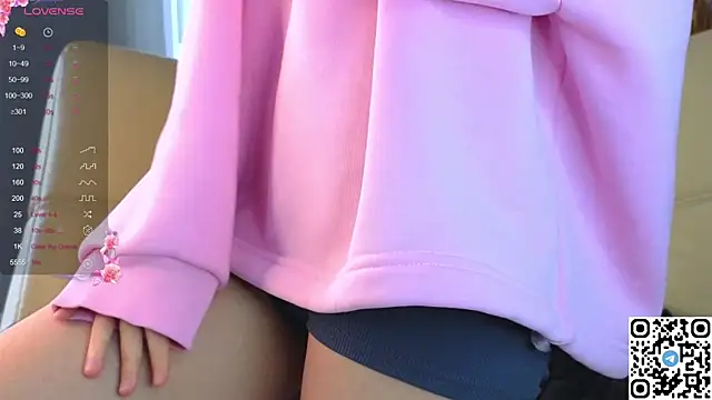 Snapshot of Succubelle chatting on October 27, 2025, 6:06 am Succubelle online show from October 27, 2025, 6:06 am