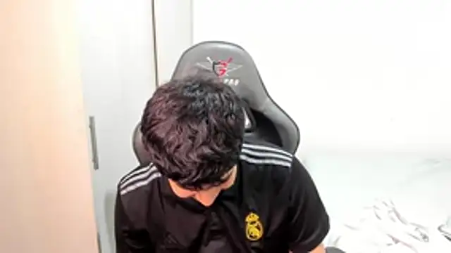 jhony dickm online show from October 24, 2025, 9:44 pm