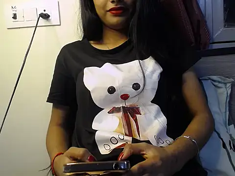 Snapshot of harleen-cam chatting on November 6, 2025, 2:12 am harleen-cam online show from November 6, 2025, 2:12 am