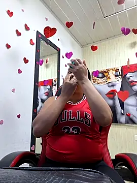 Snapshot of susan_mooree chatting on February 22, 2026, 6:28 pm susan mooree online show from February 22, 2026, 6:28 pm