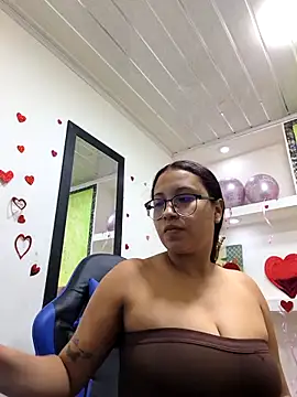 Snapshot of susan_mooree chatting on March 6, 2026, 9:55 pm susan mooree online show from March 6, 2026, 9:55 pm