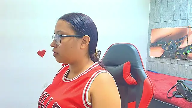 Snapshot of susan_mooree chatting on March 13, 2026, 7:53 pm susan mooree online show from March 13, 2026, 7:53 pm