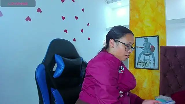 Snapshot of susan_mooree chatting on March 19, 2026, 8:13 pm susan mooree online show from March 19, 2026, 8:13 pm