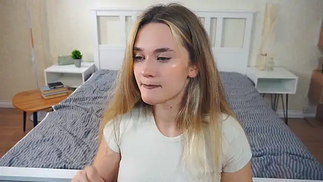 FloranceWyers online show from September 16, 2025, 7:31 am
