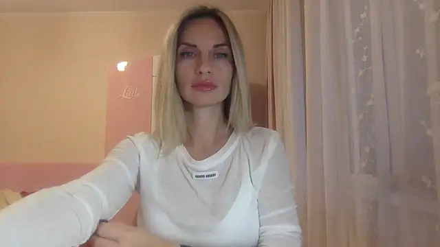 KarelliaStar online show from October 24, 2025, 1:29 pm