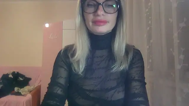 KarelliaStar online show from October 25, 2025, 3:51 pm