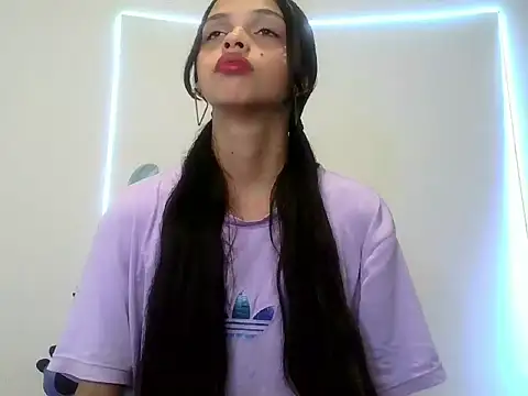 lucy babyy online show from October 6, 2025, 7:11 pm