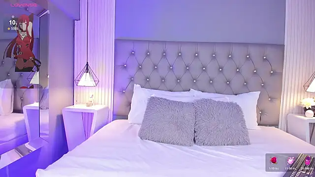 LunaBloomn online show from December 3, 2025, 5:11 pm