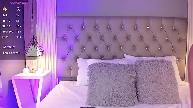 Snapshot of LunaBloomn chatting on March 13, 2026, 5:08 pm LunaBloomn online show from March 13, 2026, 5:08 pm