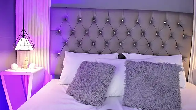 Snapshot of LunaBloomn chatting on March 20, 2026, 5:07 pm LunaBloomn online show from March 20, 2026, 5:07 pm