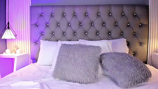 Snapshot of LunaBloomn chatting on March 30, 2026, 5:58 pm LunaBloomn online show from March 30, 2026, 5:58 pm