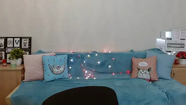 Snapshot of aFoxie chatting on November 4, 2025, 11:04 pm aFoxie online show from November 4, 2025, 11:04 pm