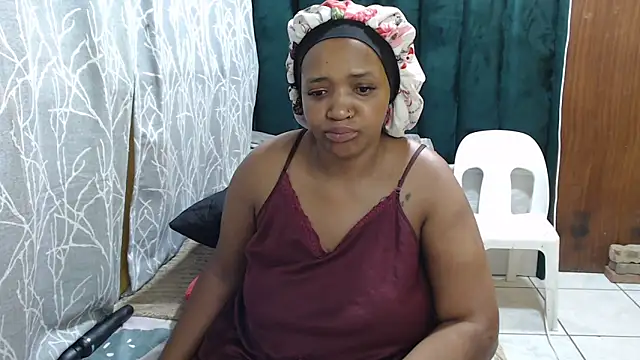 CandyBoobsxxxx online show from October 15, 2025, 6:30 pm