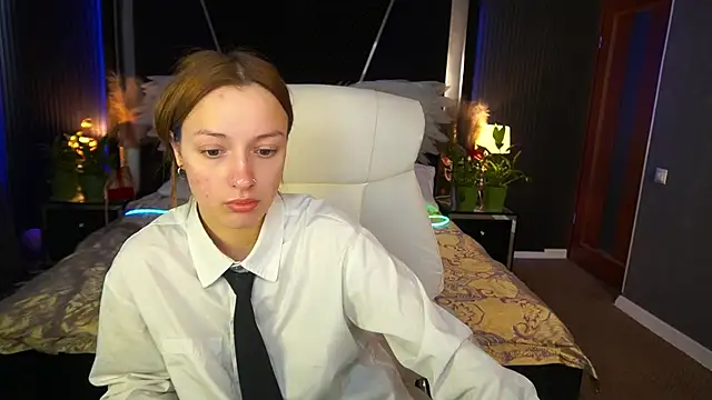 FoxyMayy online show from May 2, 2026, 12:43 pm