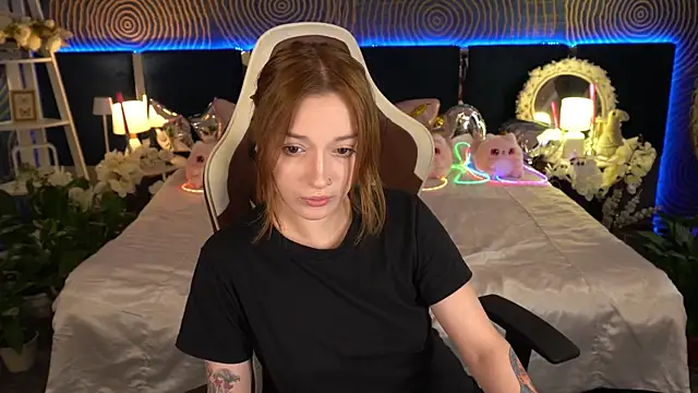 FoxyMayy online show from June 13, 2026, 1:09 pm