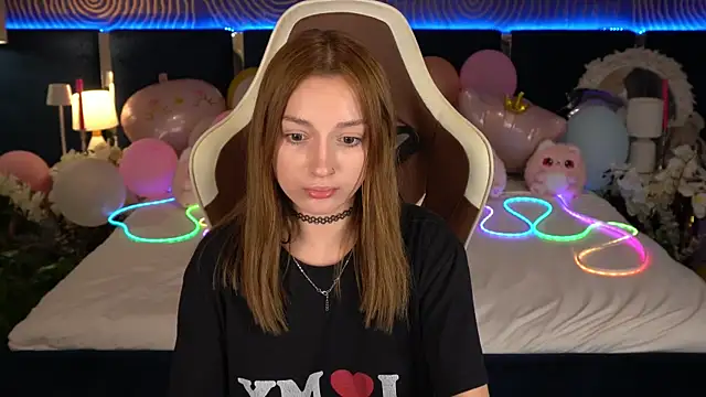 FoxyMayy online show from July 12, 2026, 4:42 pm