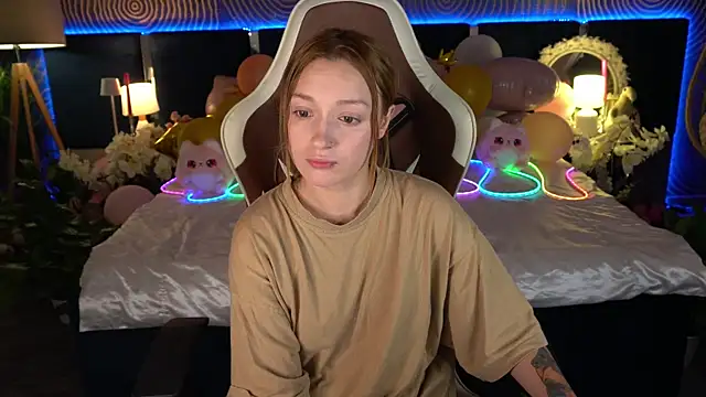 FoxyMayy online show from July 24, 2026, 1:20 pm