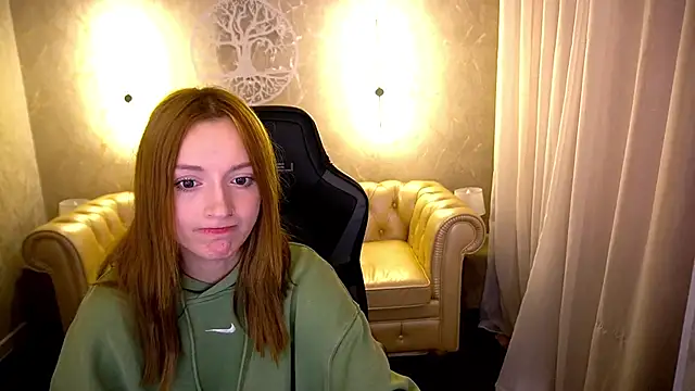 FoxyMayy online show from July 28, 2026, 11:17 am