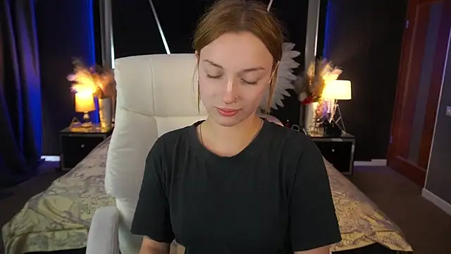 FoxyMayy online show from August 4, 2026, 1:14 pm