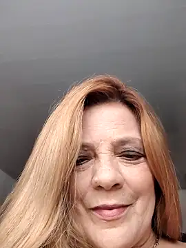 Casandra Cruz online show from September 12, 2025, 5:02 pm