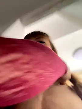 BabyBee  online show from September 24, 2025, 6:17 am