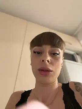 BabyBee  online show from October 7, 2025, 1:36 am